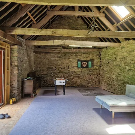 Les Audrain Holiday home Plussulien