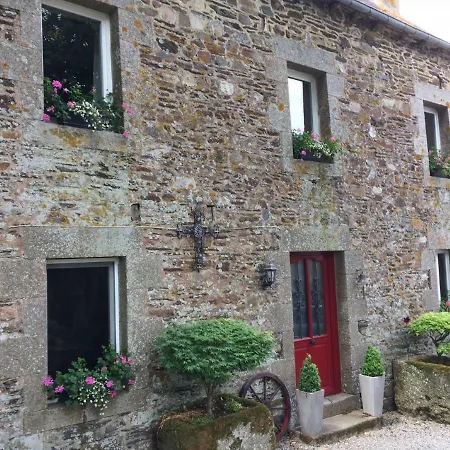 Les Audrain Holiday home Plussulien